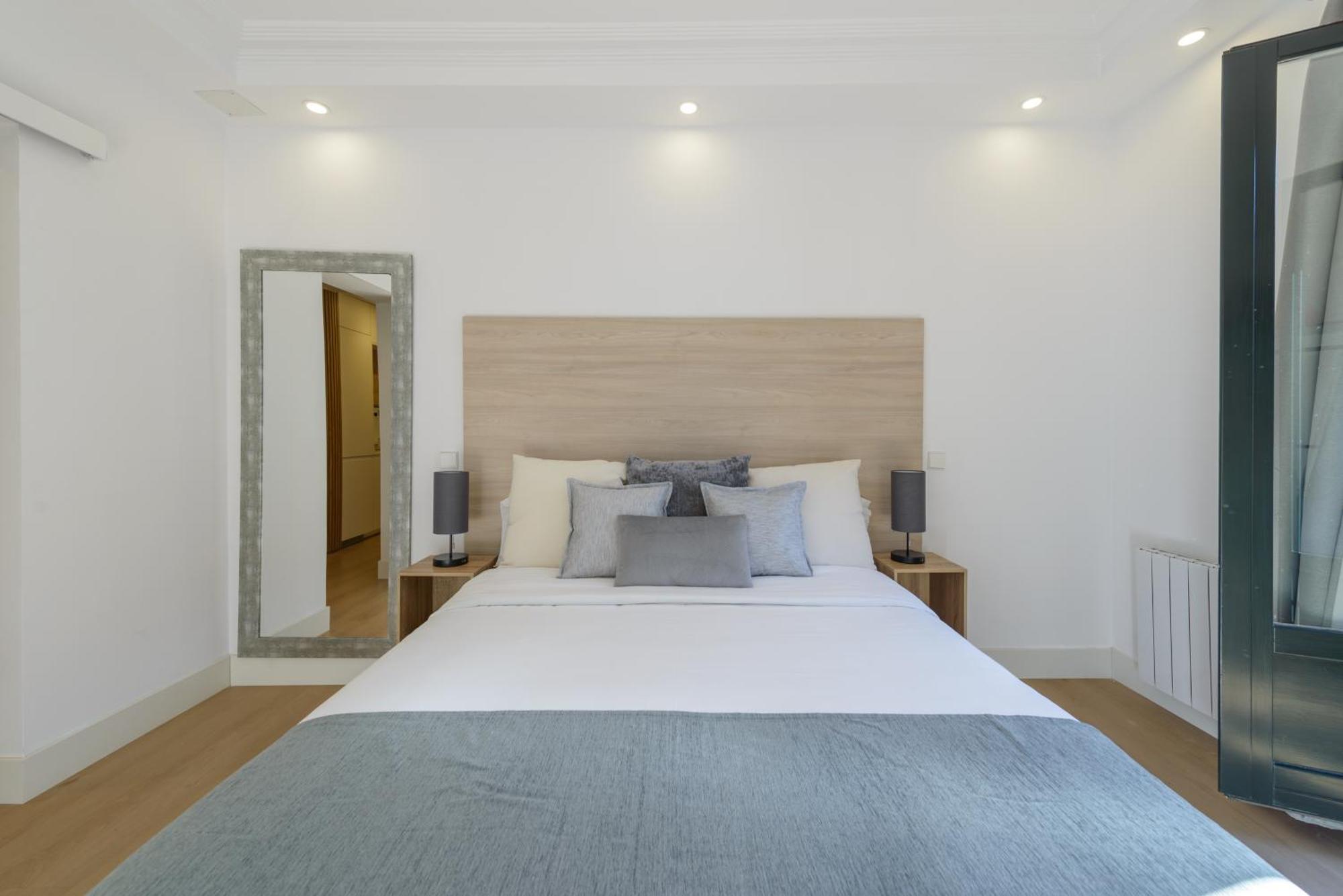 Appartamento Gran Via New 2Br 1Bth Elevator Madrid Esterno foto
